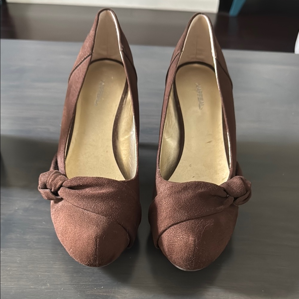 X-Appeal Suede Brown Women's Shoes size 10